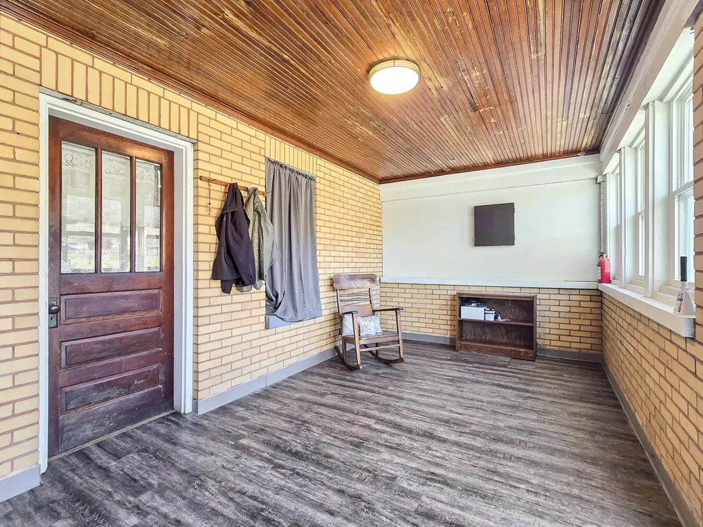 423 Loop Road Hustonville KY 40437