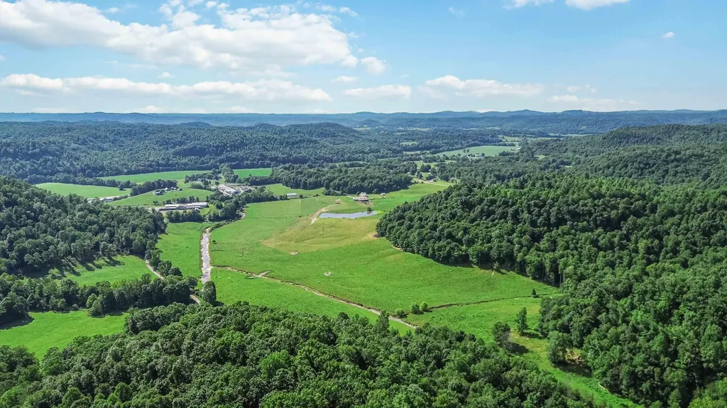 423 Loop Road Hustonville KY 40437
