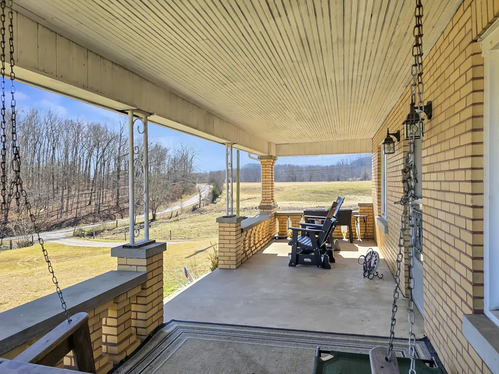423 Loop Road Hustonville KY 40437
