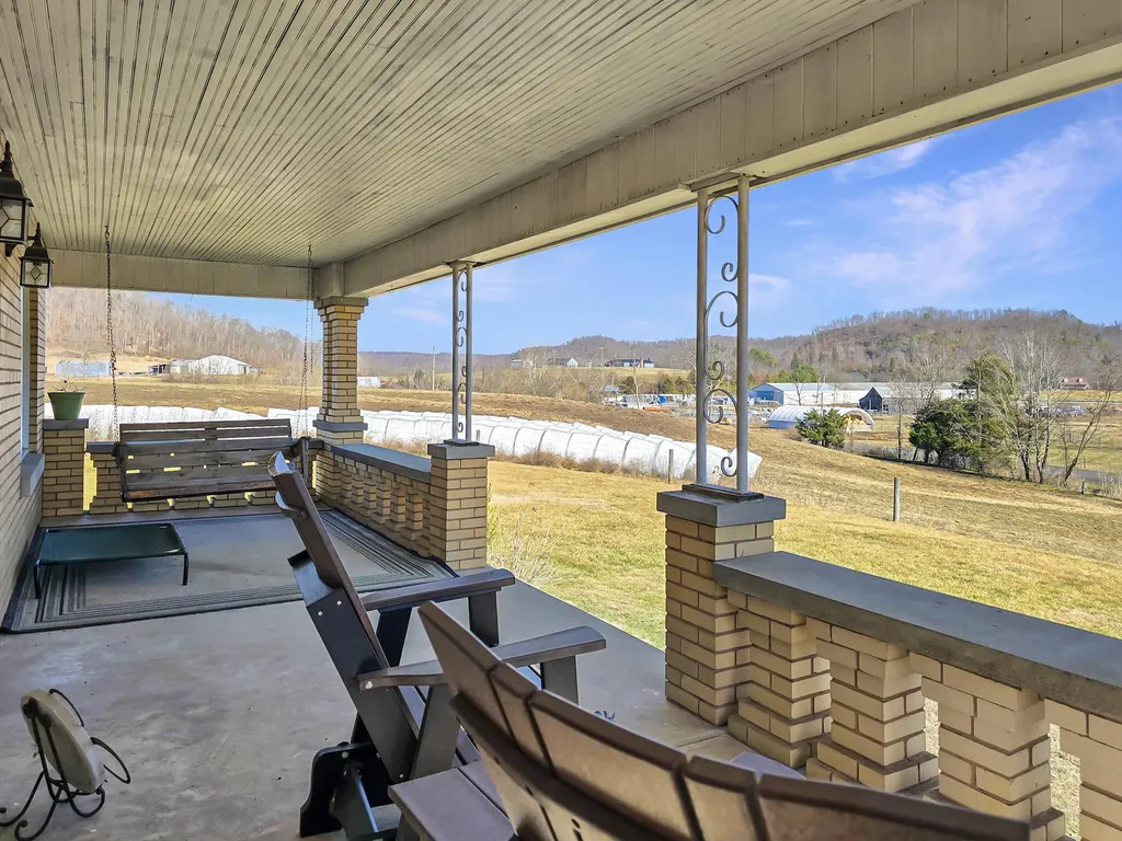 423 Loop Road Hustonville KY 40437