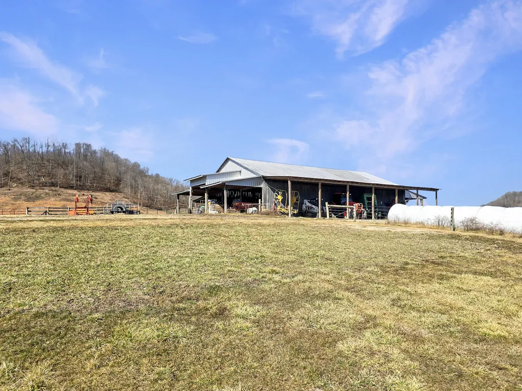 423 Loop Road Hustonville KY 40437