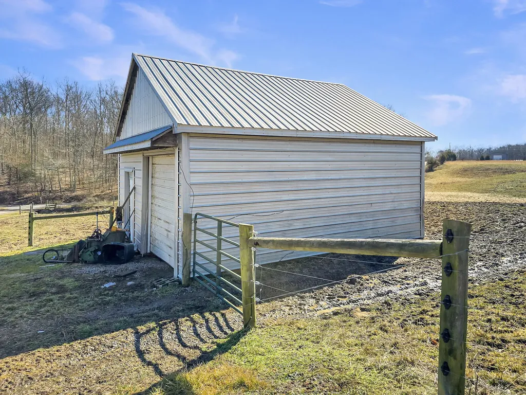 423 Loop Road Hustonville KY 40437