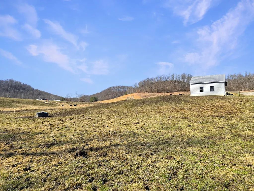 423 Loop Road Hustonville KY 40437