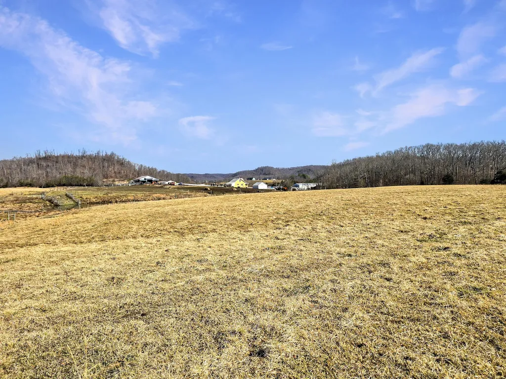 423 Loop Road Hustonville KY 40437