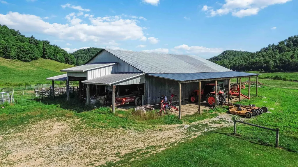 423 Loop Road Hustonville KY 40437