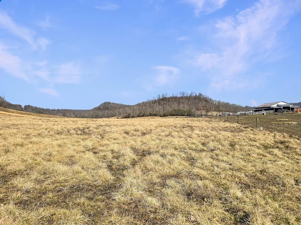 423 Loop Road Hustonville KY 40437