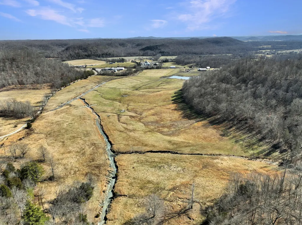 423 Loop Road Hustonville KY 40437