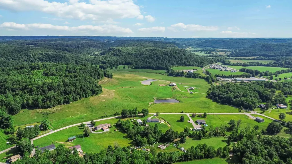423 Loop Road Hustonville KY 40437