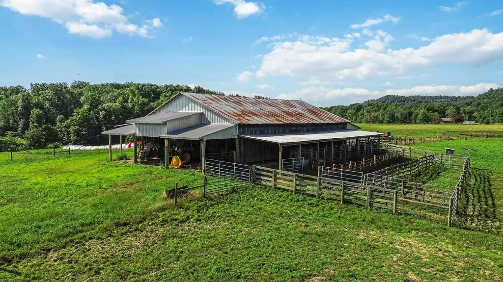 423 Loop Road Hustonville KY 40437