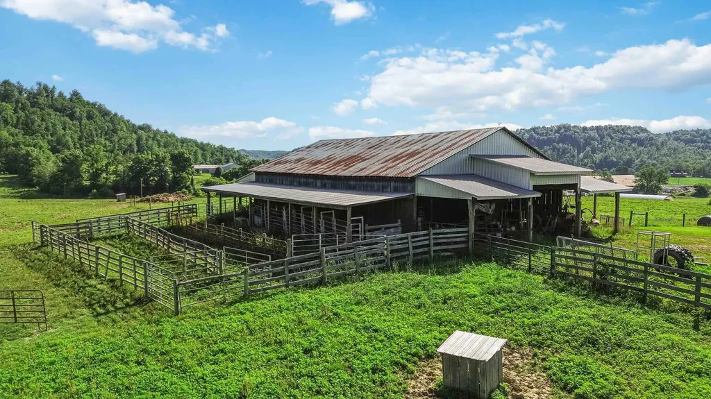 423 Loop Road Hustonville KY 40437