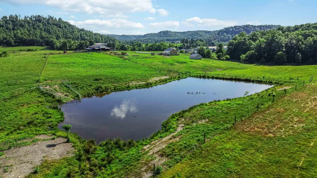 423 Loop Road Hustonville KY 40437