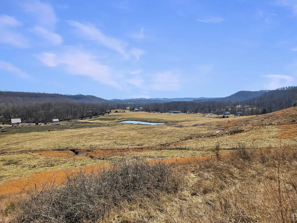 423 Loop Road Hustonville KY 40437
