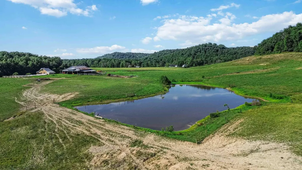 423 Loop Road Hustonville KY 40437