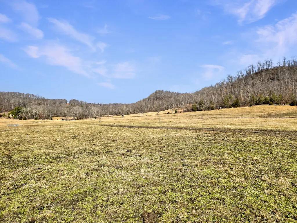 423 Loop Road Hustonville KY 40437