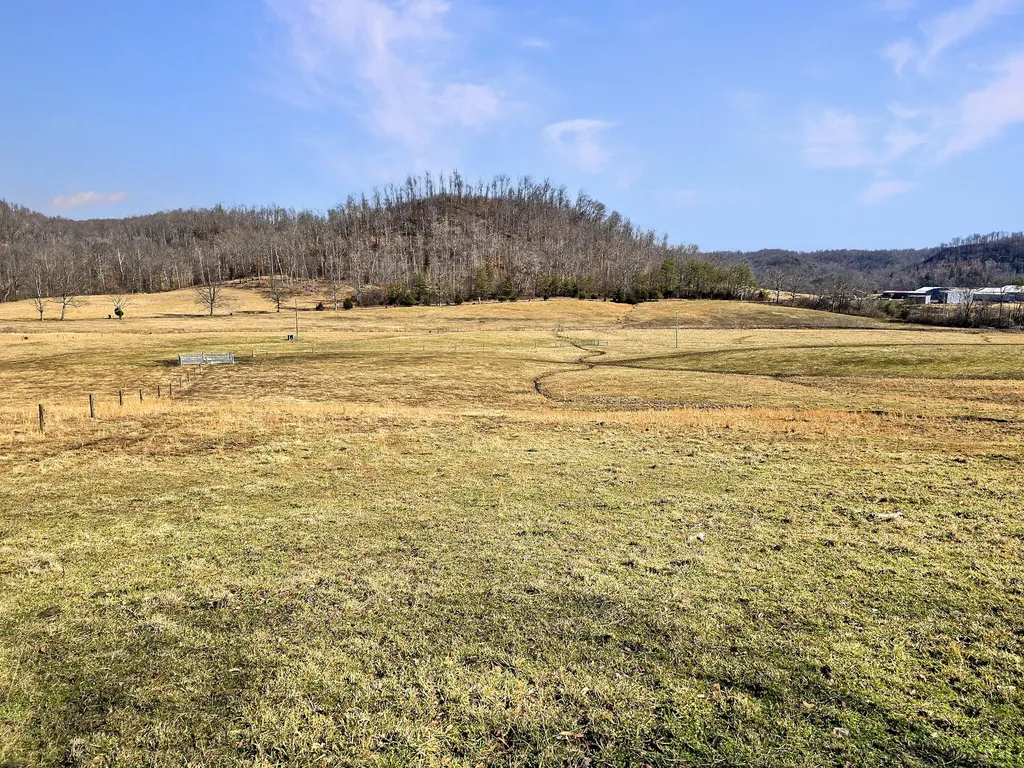 423 Loop Road Hustonville KY 40437