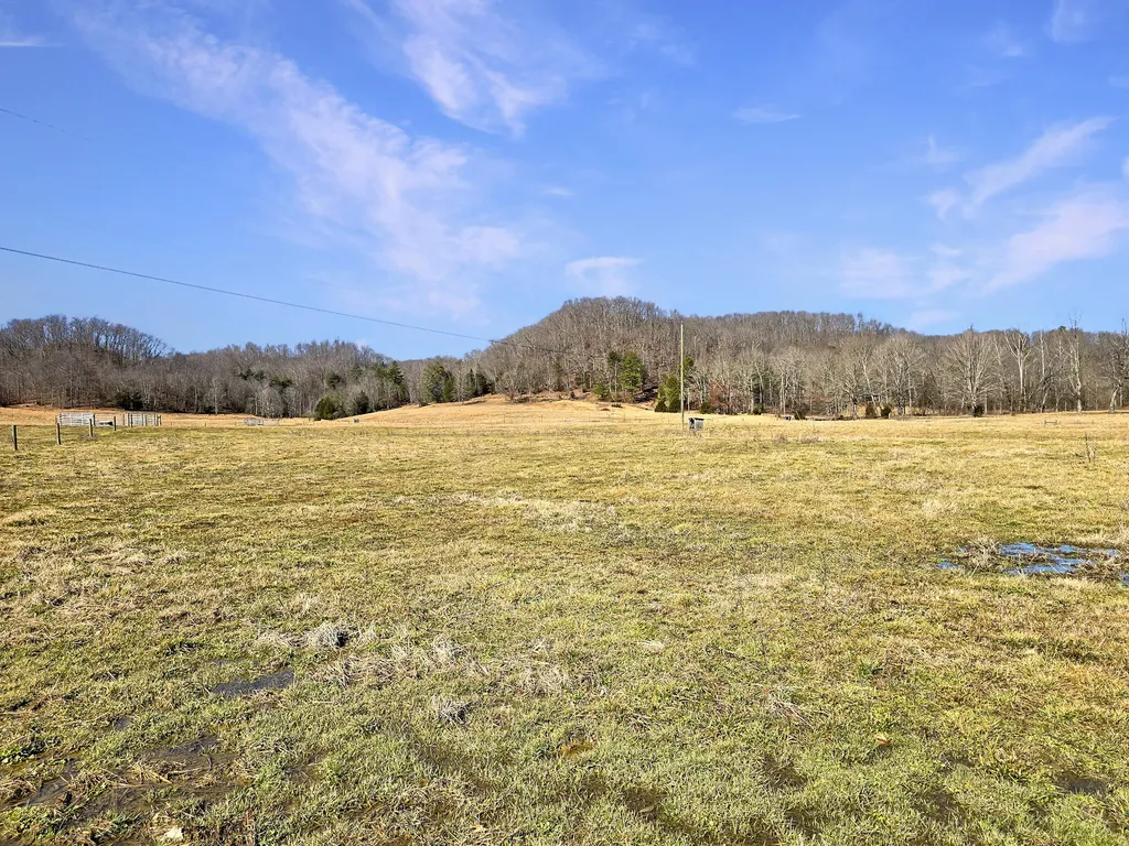 423 Loop Road Hustonville KY 40437
