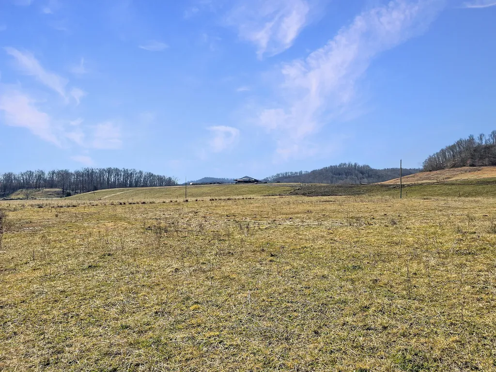 423 Loop Road Hustonville KY 40437