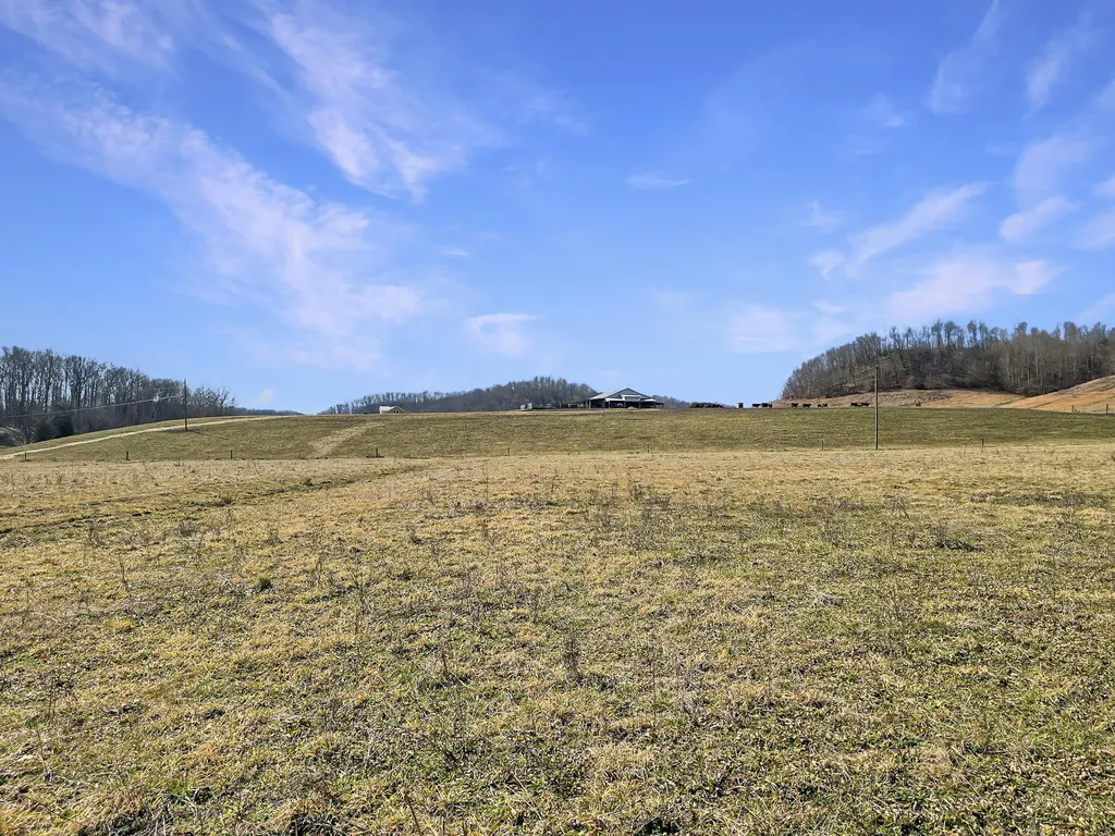 423 Loop Road Hustonville KY 40437