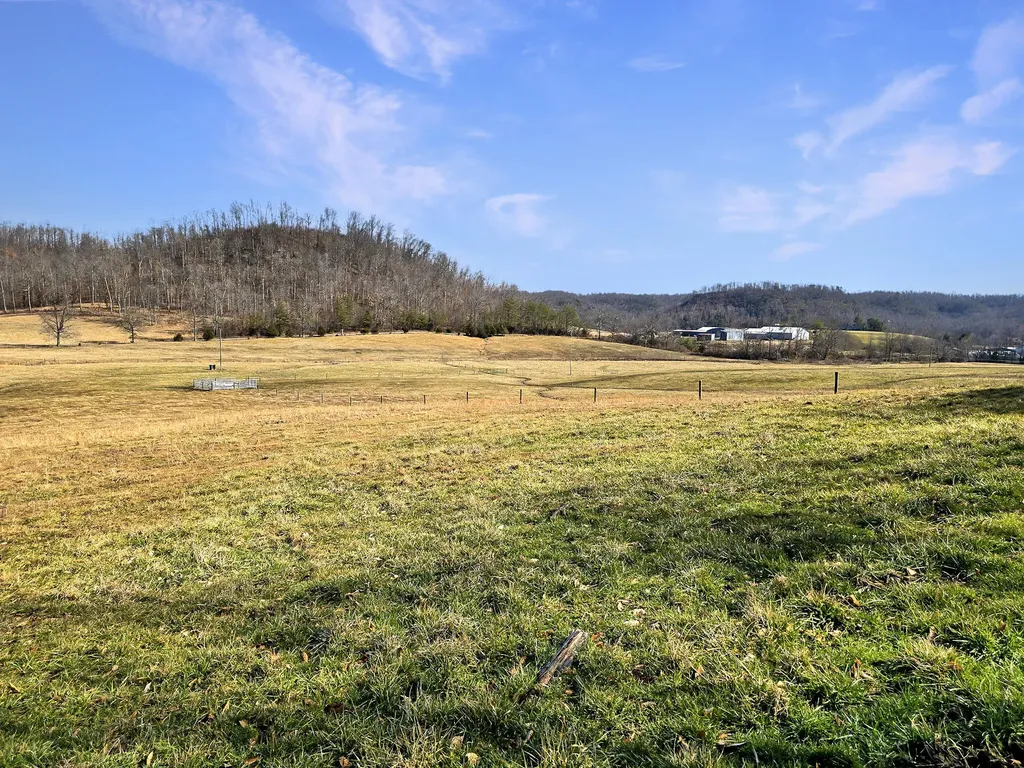 423 Loop Road Hustonville KY 40437