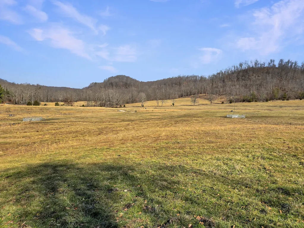 423 Loop Road Hustonville KY 40437