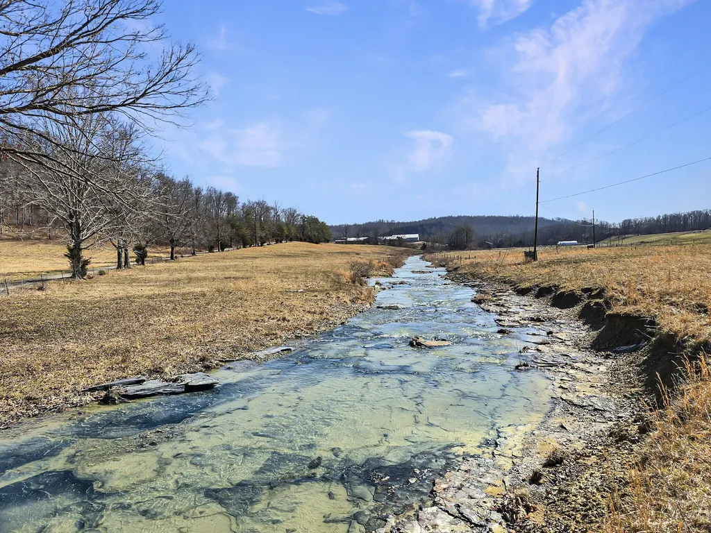423 Loop Road Hustonville KY 40437