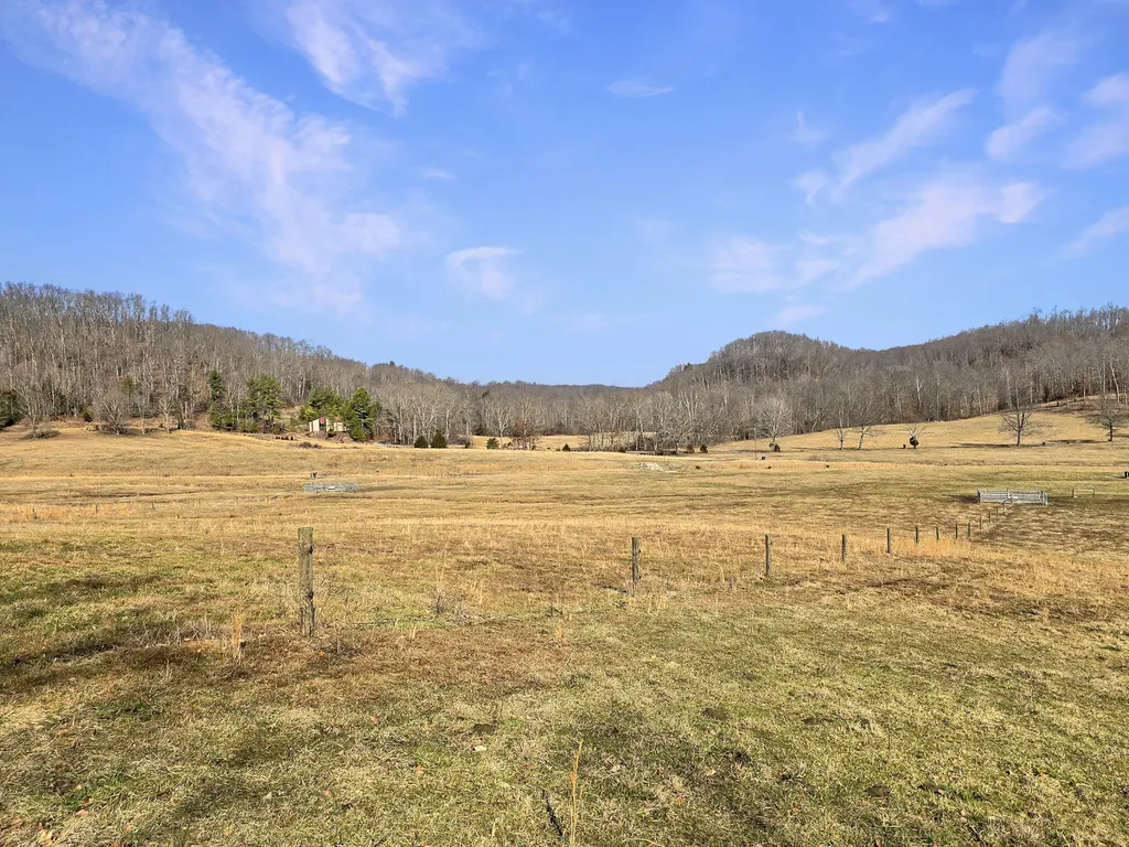 423 Loop Road Hustonville KY 40437