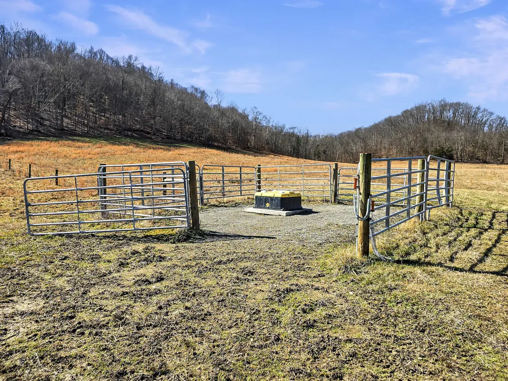 423 Loop Road Hustonville KY 40437