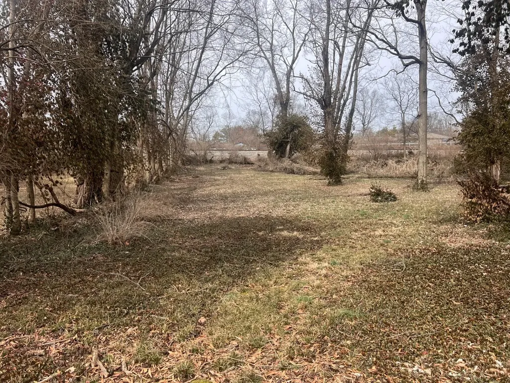 1745 Old Paris Road Lexington KY 40505