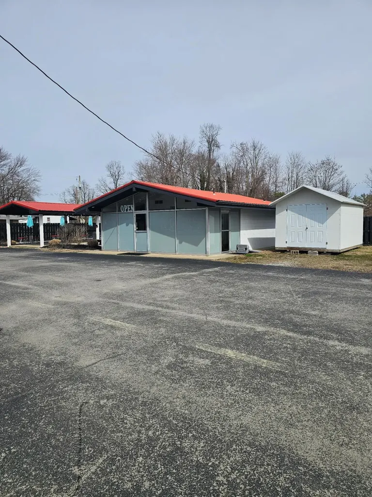 178 Lakeway Drive Russell Springs KY 42642