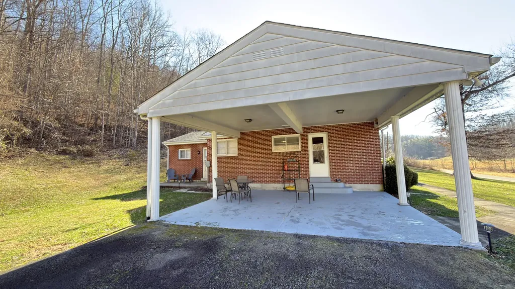 408 Highway 421 Mckee KY 40447