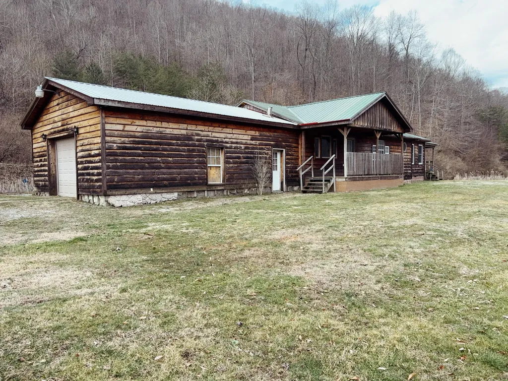 106 Honda Lane Flat Lick KY 40935