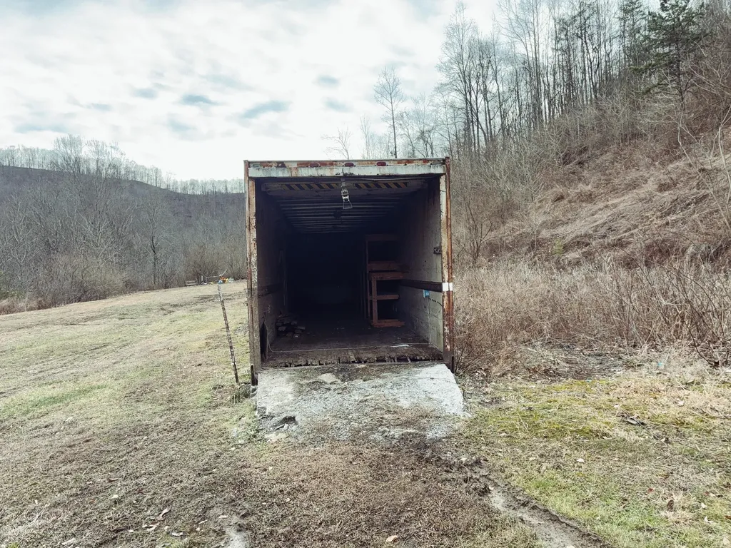 106 Honda Lane Flat Lick KY 40935