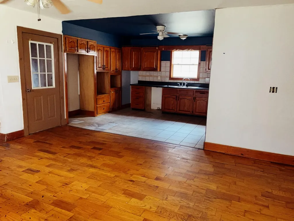 106 Honda Lane Flat Lick KY 40935