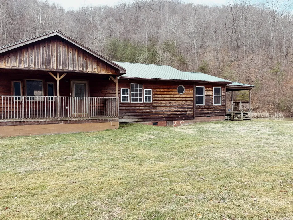 106 Honda Lane Flat Lick KY 40935