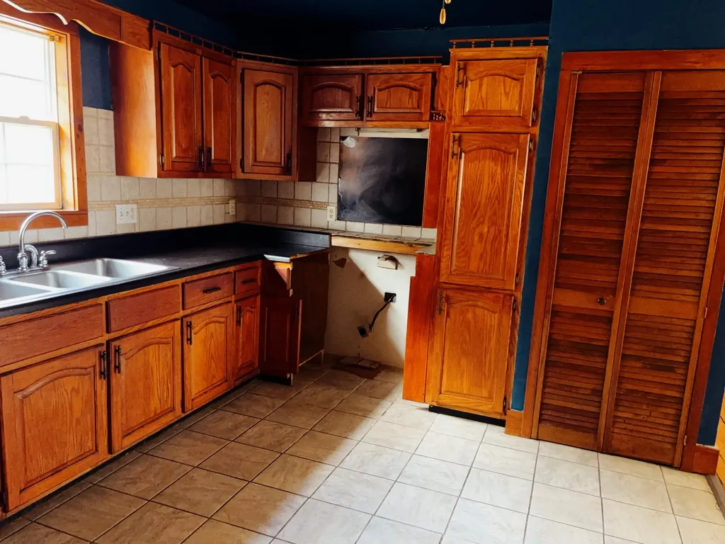106 Honda Lane Flat Lick KY 40935