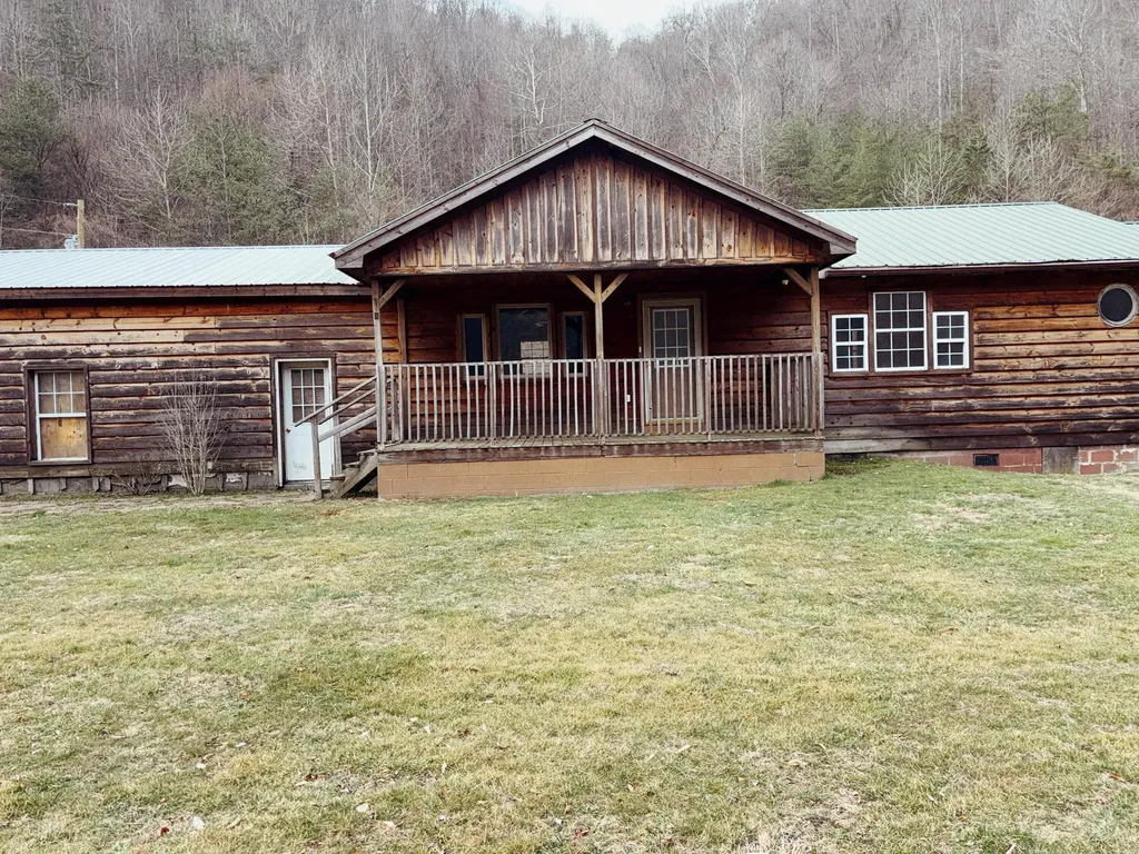 106 Honda Lane Flat Lick KY 40935