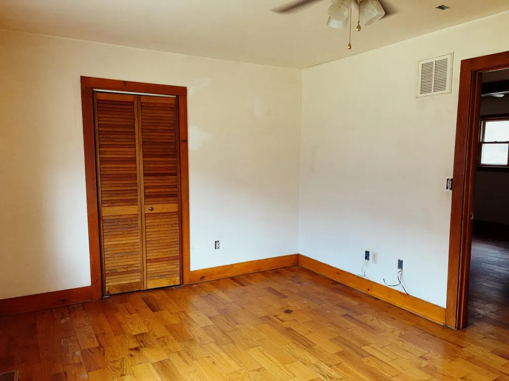 106 Honda Lane Flat Lick KY 40935