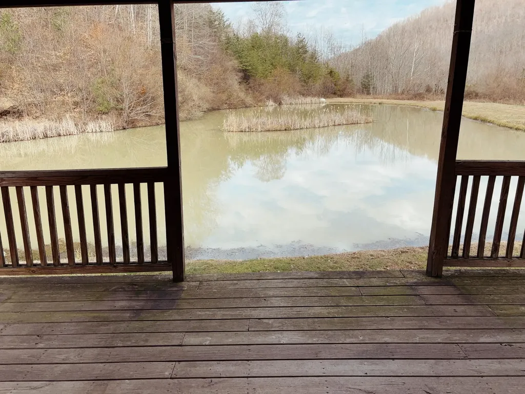 106 Honda Lane Flat Lick KY 40935