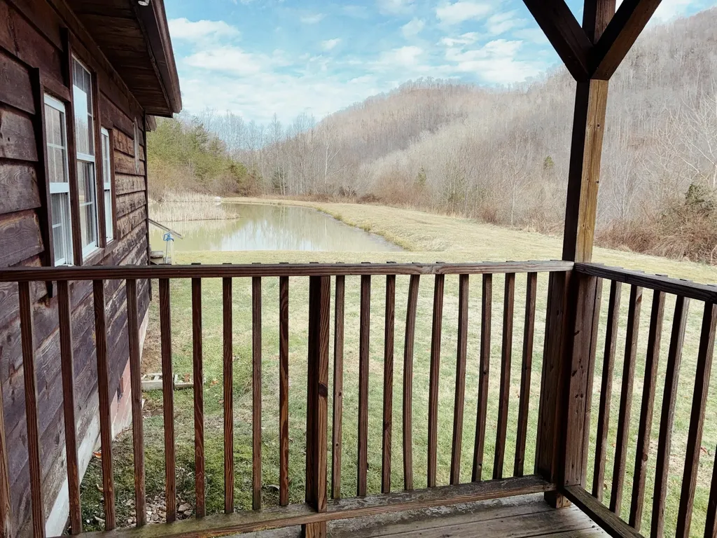 106 Honda Lane Flat Lick KY 40935
