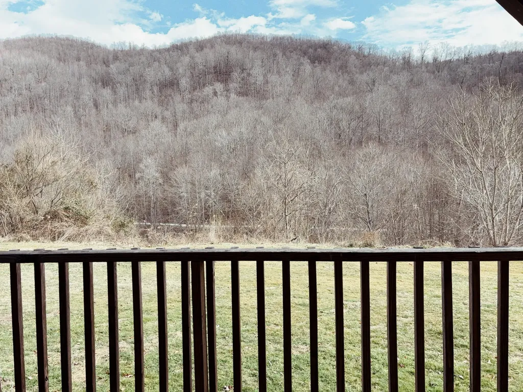 106 Honda Lane Flat Lick KY 40935