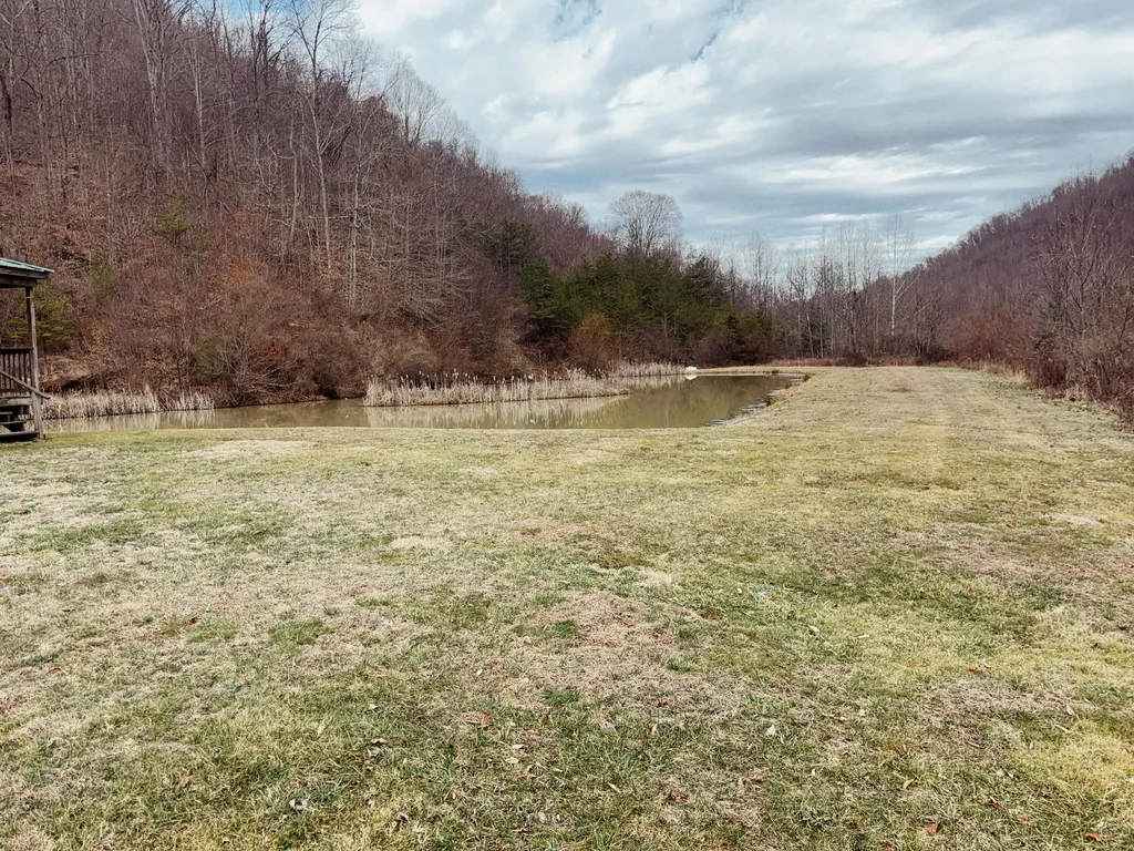 106 Honda Lane Flat Lick KY 40935