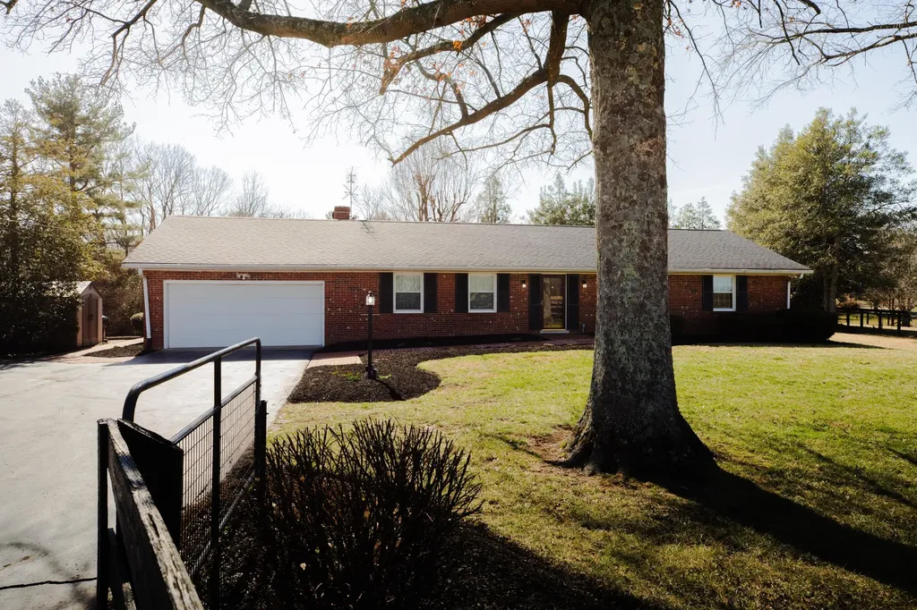 4660 Athens Walnut Hill Pike Lexington KY 40515