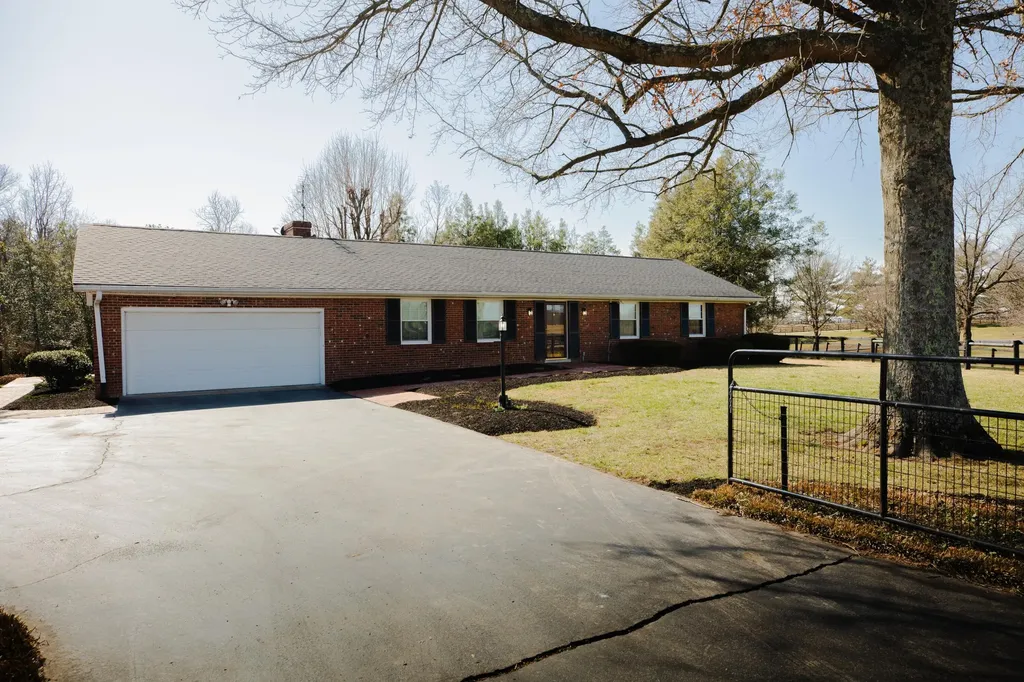 4660 Athens Walnut Hill Pike Lexington KY 40515