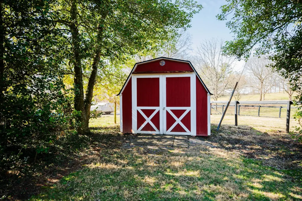 4660 Athens Walnut Hill Pike Lexington KY 40515