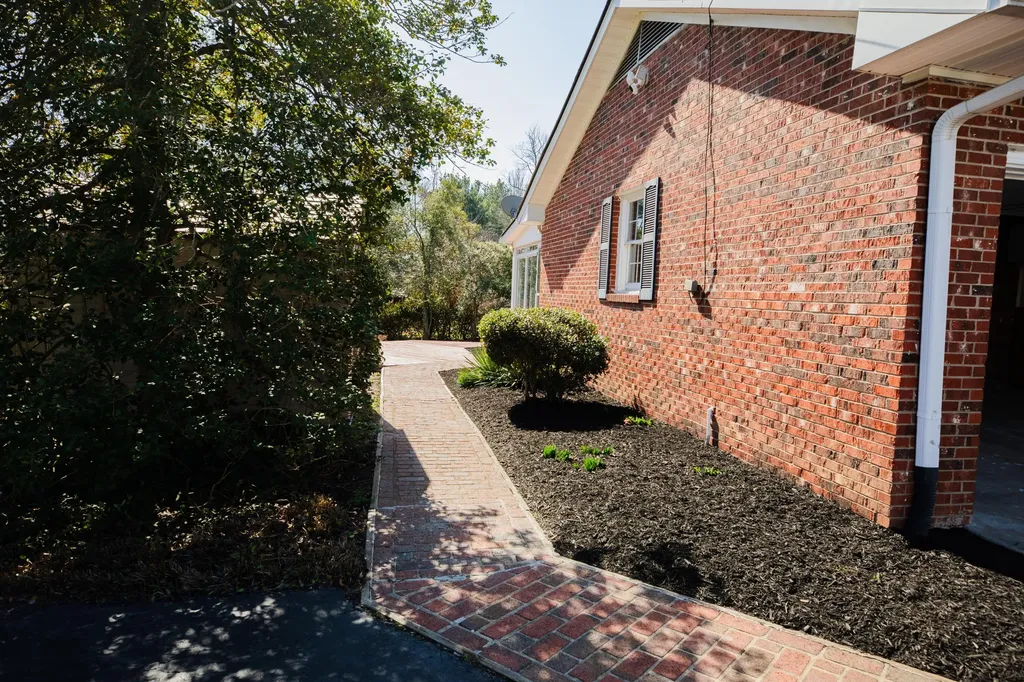4660 Athens Walnut Hill Pike Lexington KY 40515