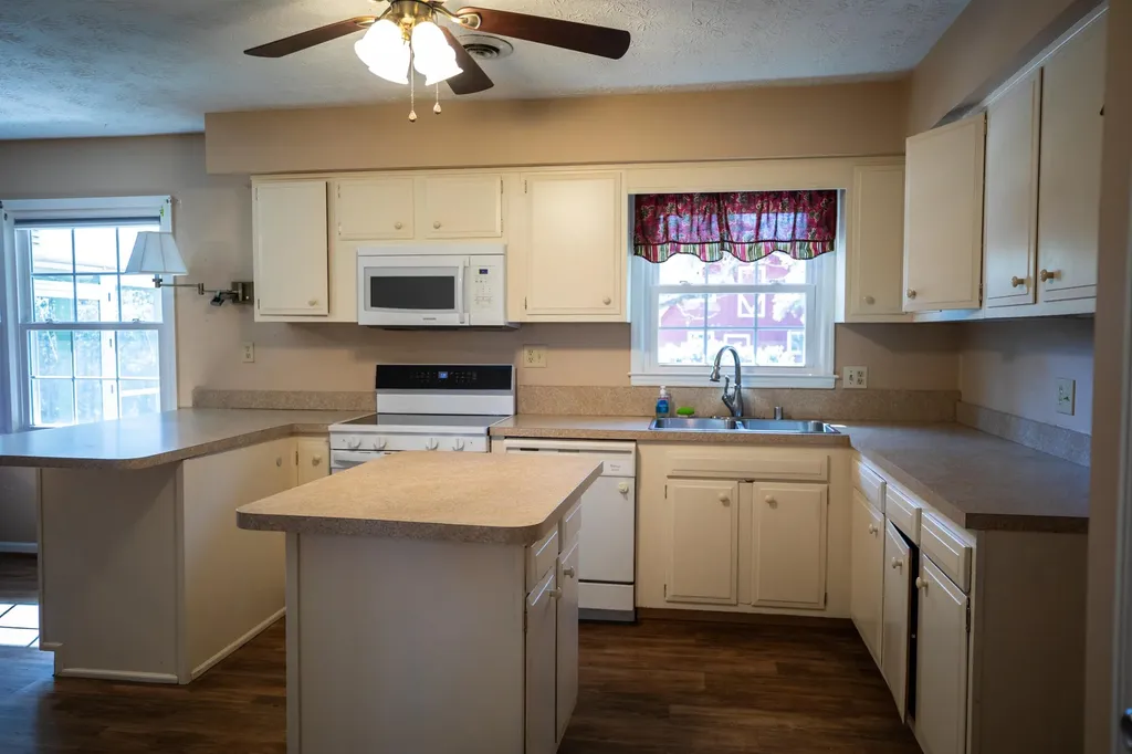 4660 Athens Walnut Hill Pike Lexington KY 40515
