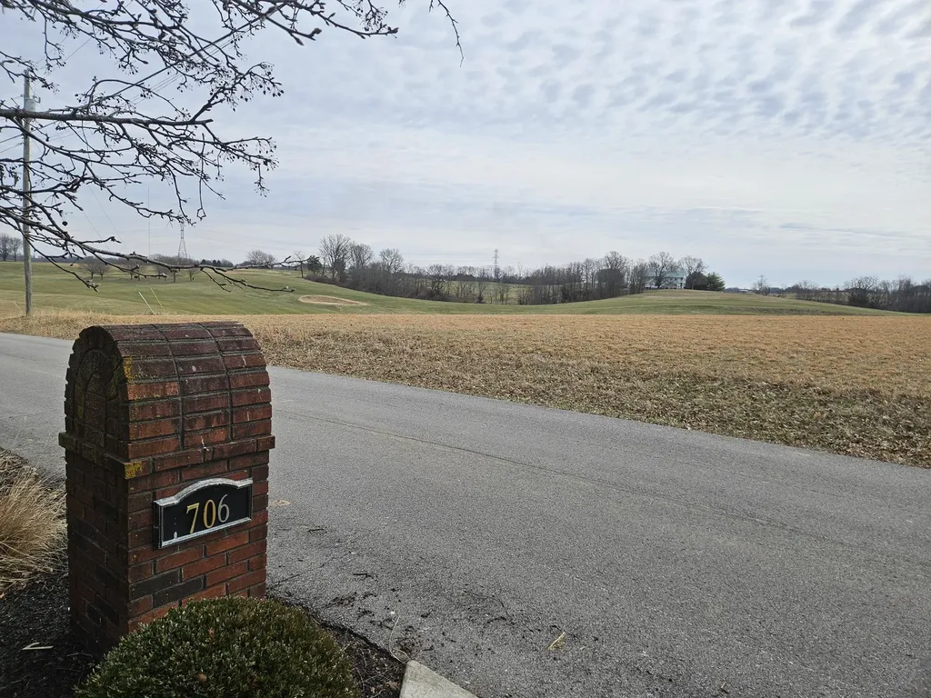 706 Hunter Drive Lancaster KY 40444