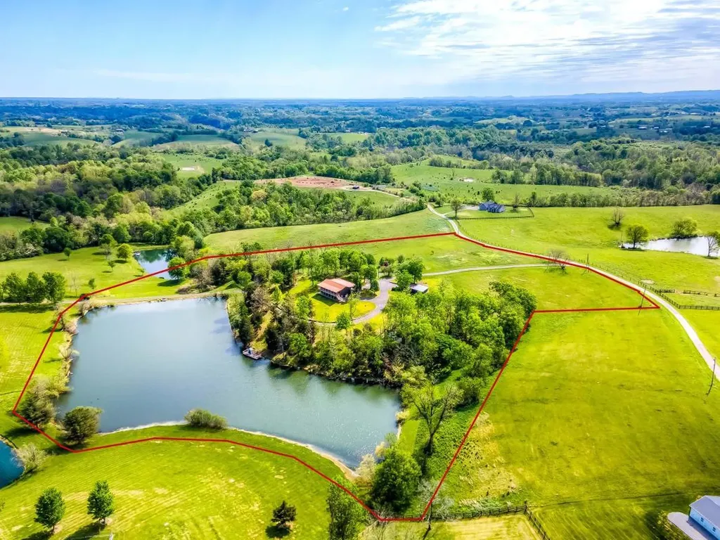 535 Twin Lakes Drive Lancaster KY 40444