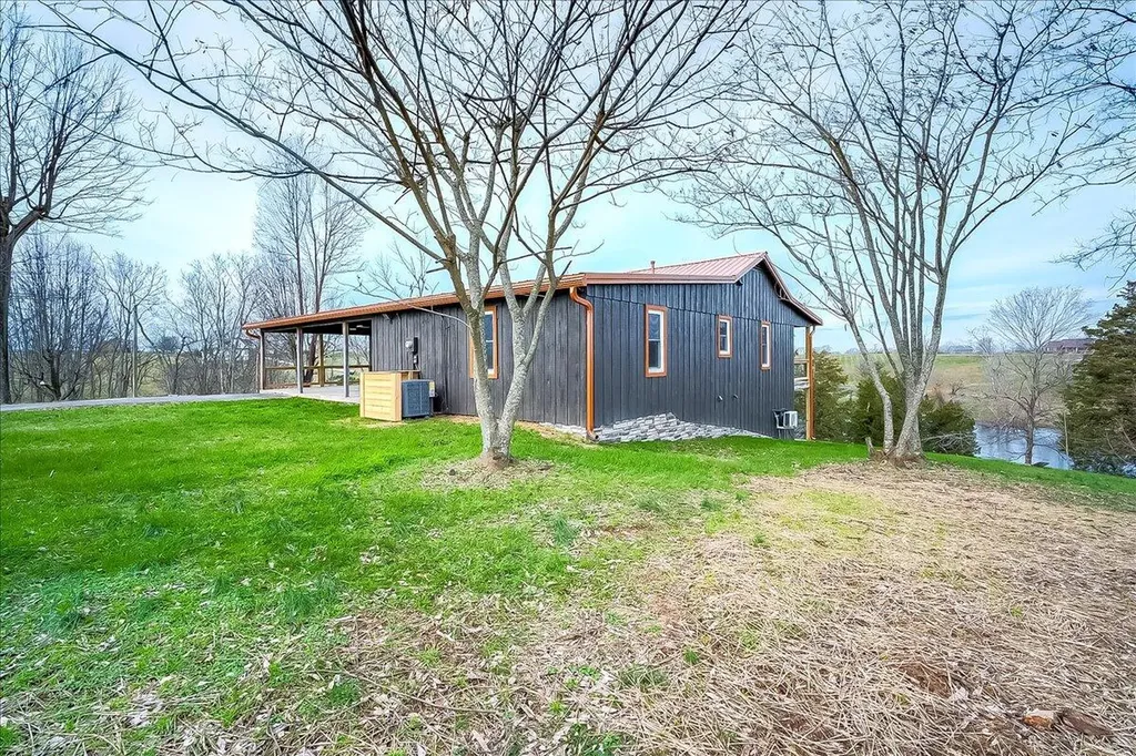 535 Twin Lakes Drive Lancaster KY 40444