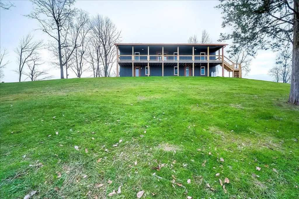 535 Twin Lakes Drive Lancaster KY 40444